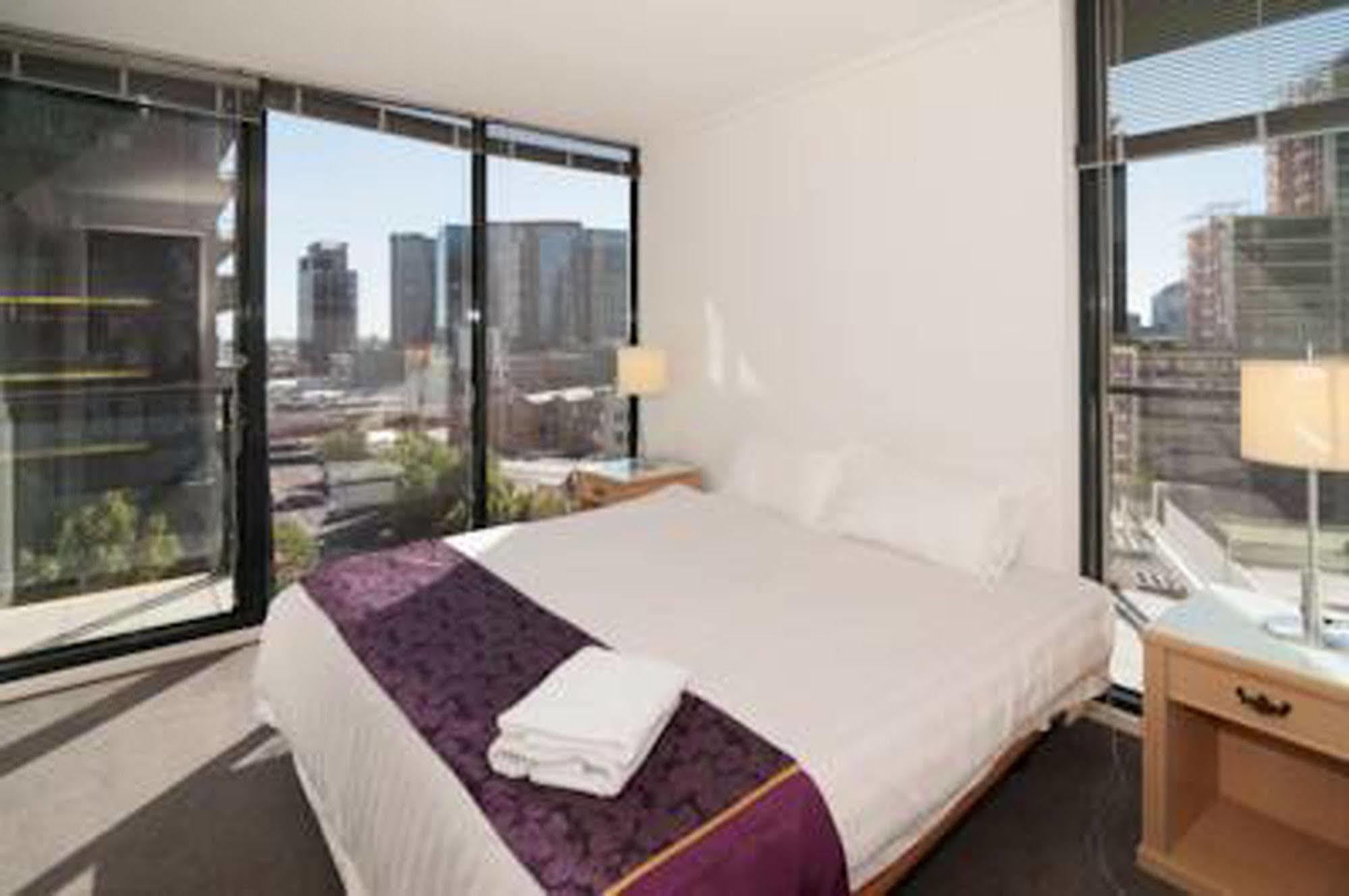 Inner Melbourne Serviced Apartments Экстерьер фото